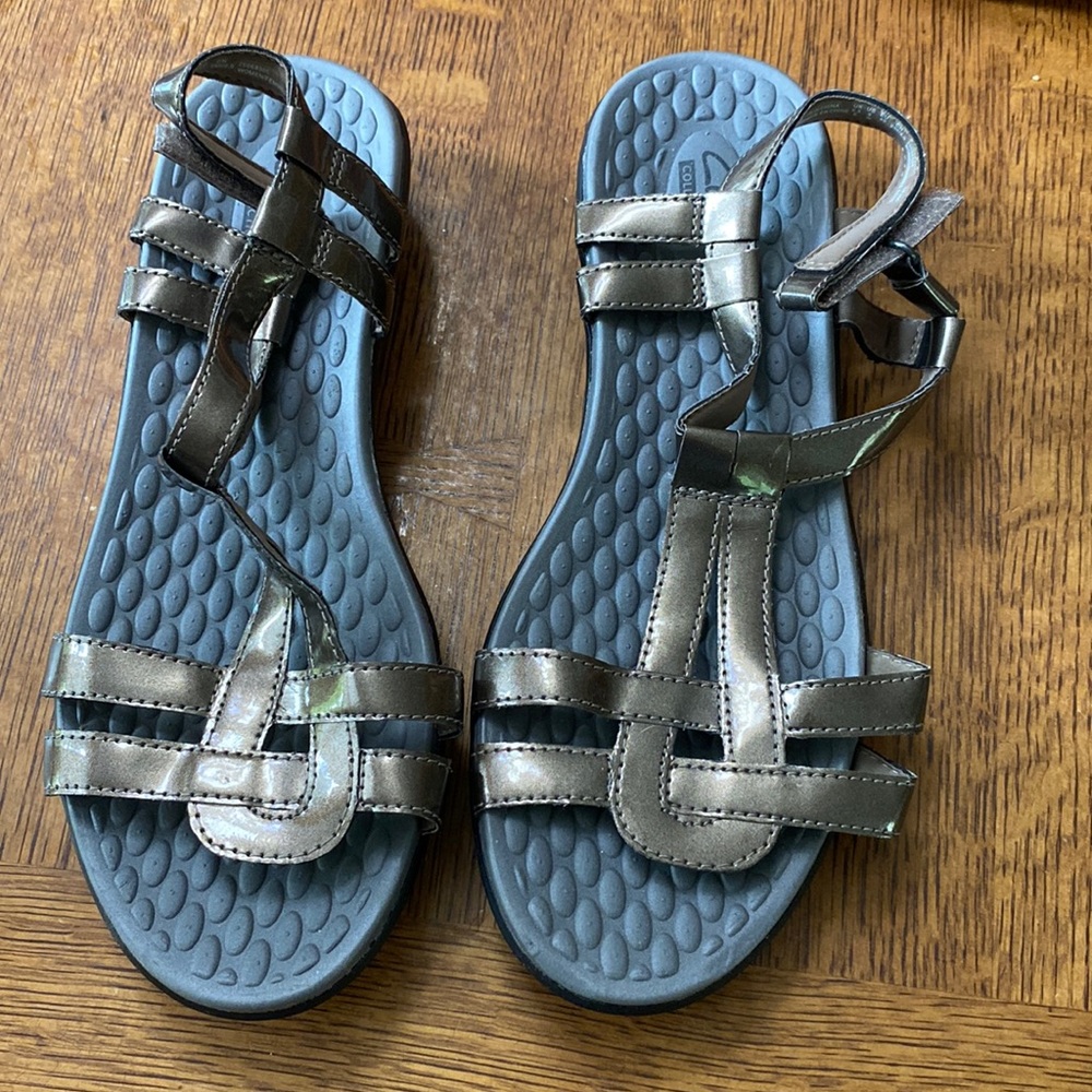 Clarks Sandals NEW. Size 9 Wide